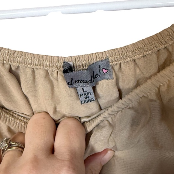 Mad Madele Large cinched waist beige Flowy sleeveless high low dress - Picture 2 of 3